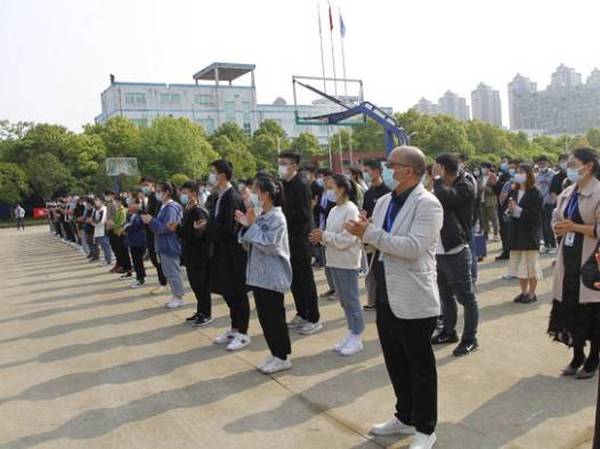 【百日(rì)誓師(shī)，吹響沖刺号角】株洲鐵(tiě)航衛生(shēng)學校(xiào)舉行(xíng)2020年(nián)高(gāo)考百日(rì)誓師(shī)大(dà)會(huì)