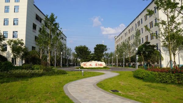 【宣傳部】探秘校(xiào)園，必看(kàn)之處不(bù)容錯(cuò)過