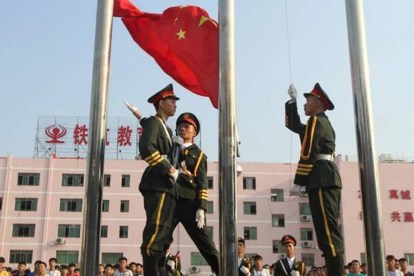 用(yòng)匠(jiàng)心鑄就(jiù)2020年(nián)不(bù)一(yī)樣的(de)感動---2020年(nián)上(shàng)半年(nián)工(gōng)作(zuò)總結