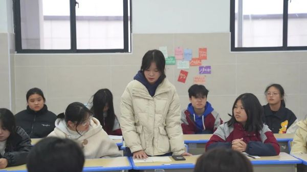 【快(kuài)訊】交流促成長(cháng)，共築校(xiào)園夢 ——我校(xiào)學生(shēng)座談會(huì)成功舉行(xíng)
