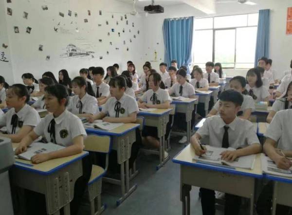 “對(duì)口升學”班在教學方面與其他(tā)班比較有(yǒu)什(shén)麽區(qū)别？