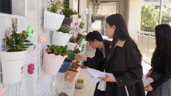 “走廊鮮花(huā)種植”活動第一(yī)輪評選結果來(lái)啦 (8)