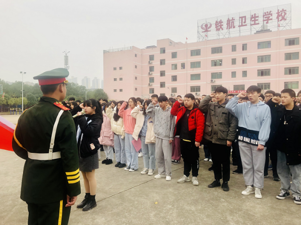 重溫入團誓詞，踐行(xíng)青春使命！