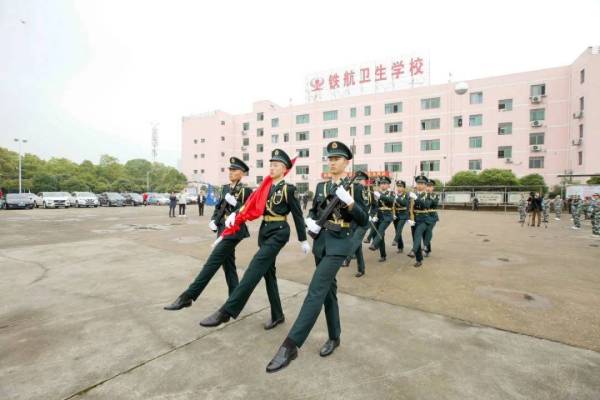 “國(guó)防特色教育”班有(yǒu)什(shén)麽特色，報(bào)讀(dú)有(yǒu)什(shén)麽要(yào)求？
