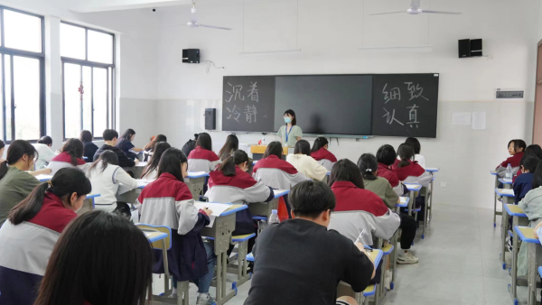 【快(kuài)訊】耕耘有(yǒu)時(shí)，收獲已至——株洲鐵(tiě)航衛生(shēng)學校(xiào)期中考試圓滿結束